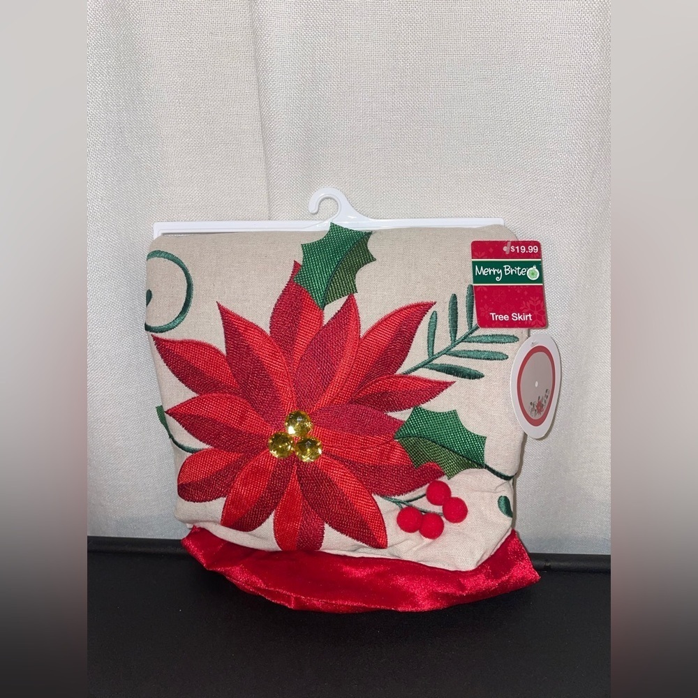 Poinsettia Tree Skirt